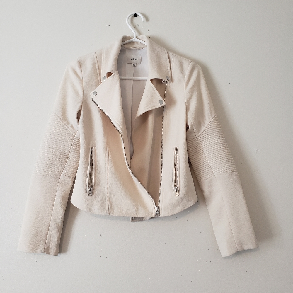 🛑 Sold 🛑 Wilfred Montesson Jacket In Beige
